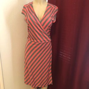 🔥Beautiful Old Navy Wrap Around Dress!🔥